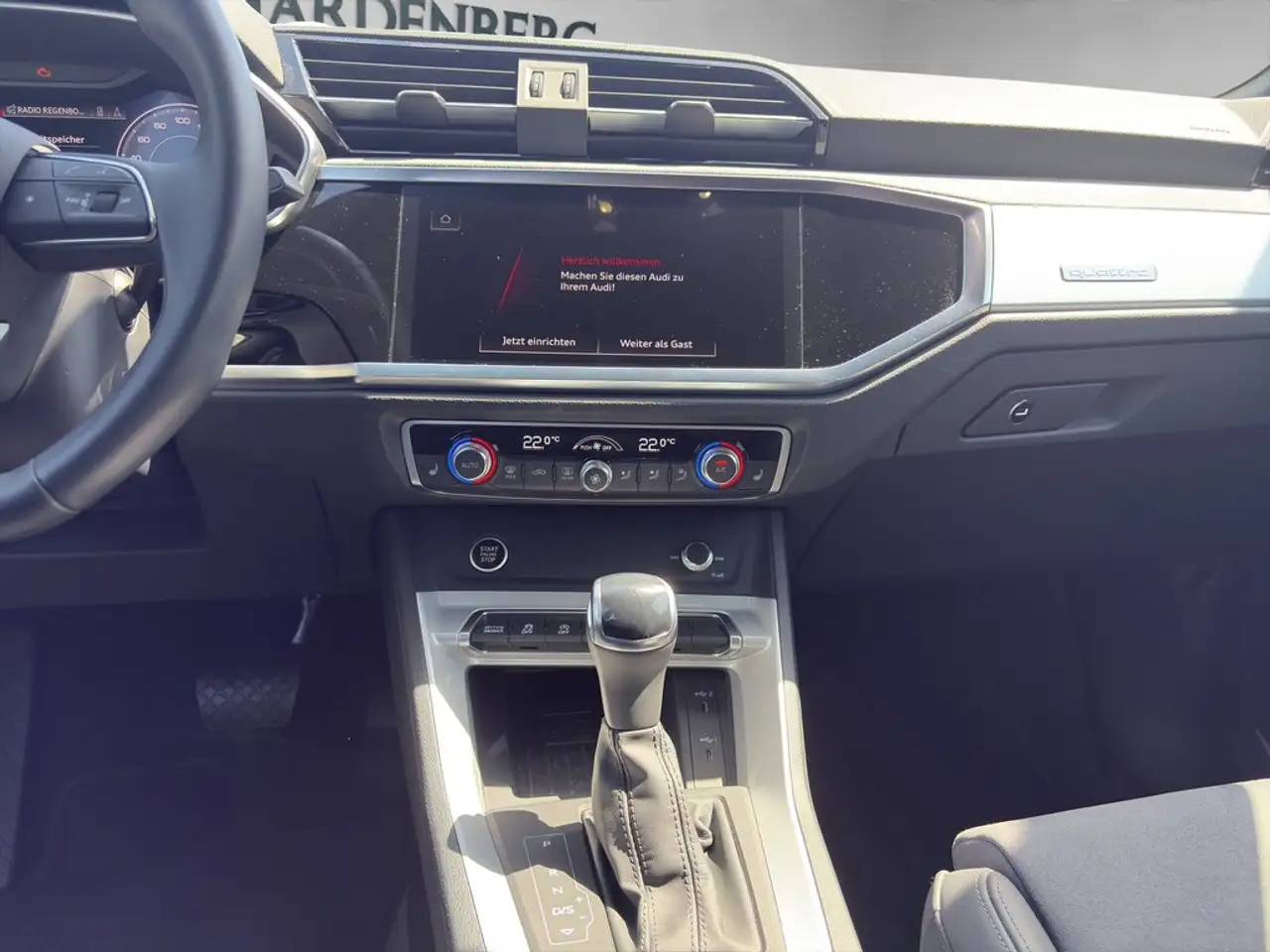 Audi Q3 40 TFSI quattro S tronic Matrix-Business-MMI — معرض صور السيارة 16
