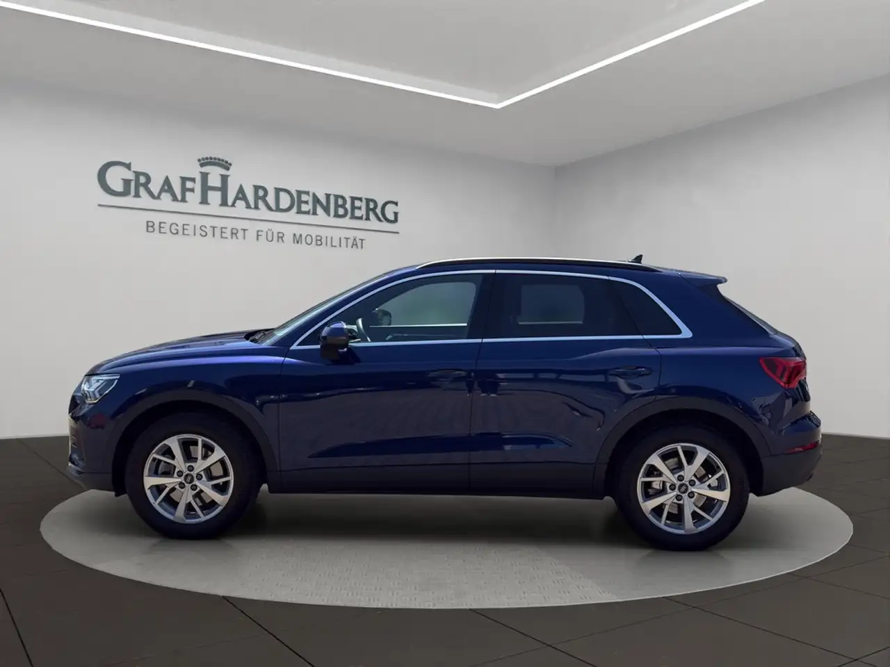 Audi Q3 40 TFSI quattro S tronic Matrix-Business-MMI — معرض صور السيارة 2