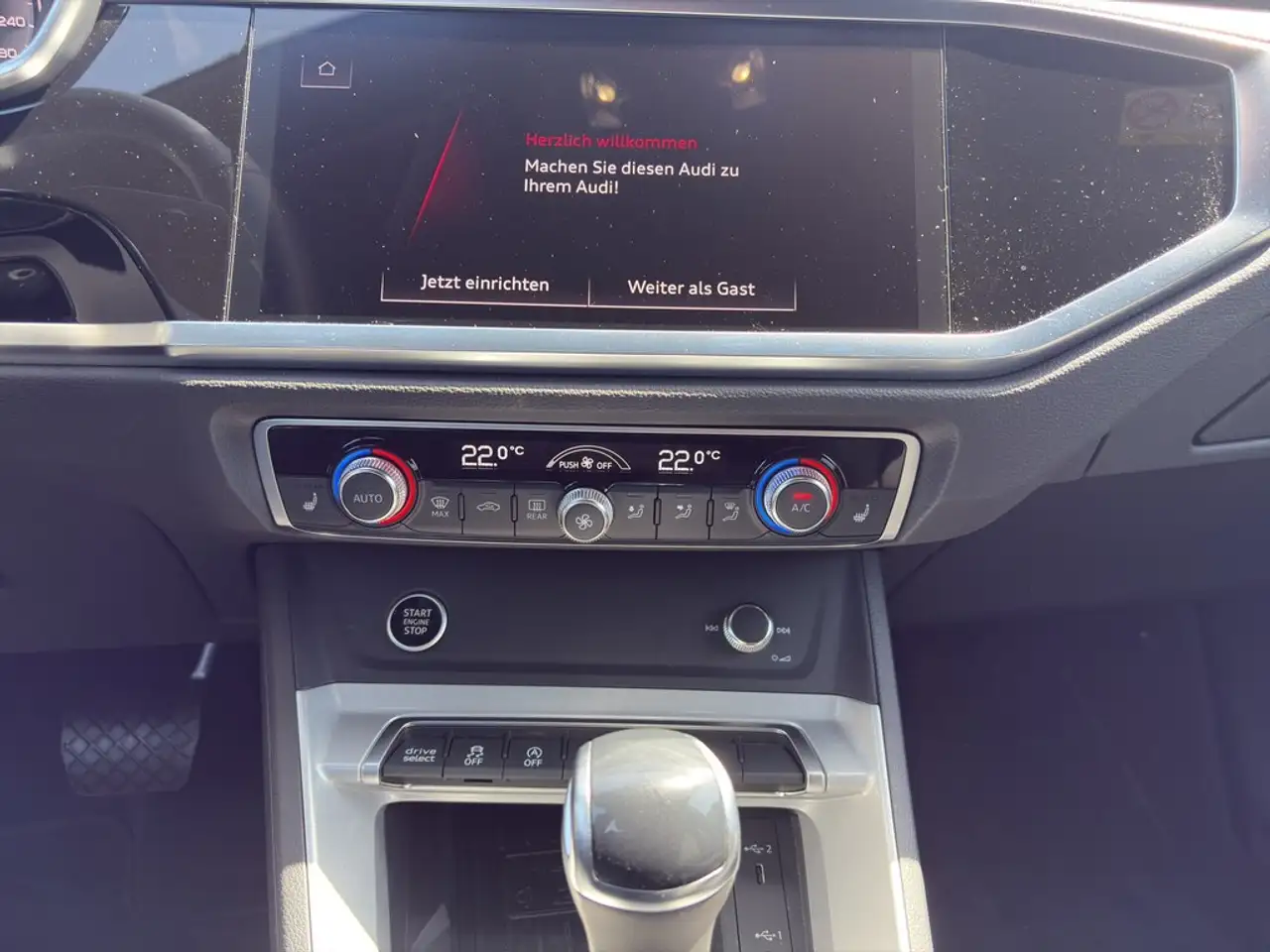 Audi Q3 40 TFSI quattro S tronic Matrix-Business-MMI — معرض صور السيارة 15
