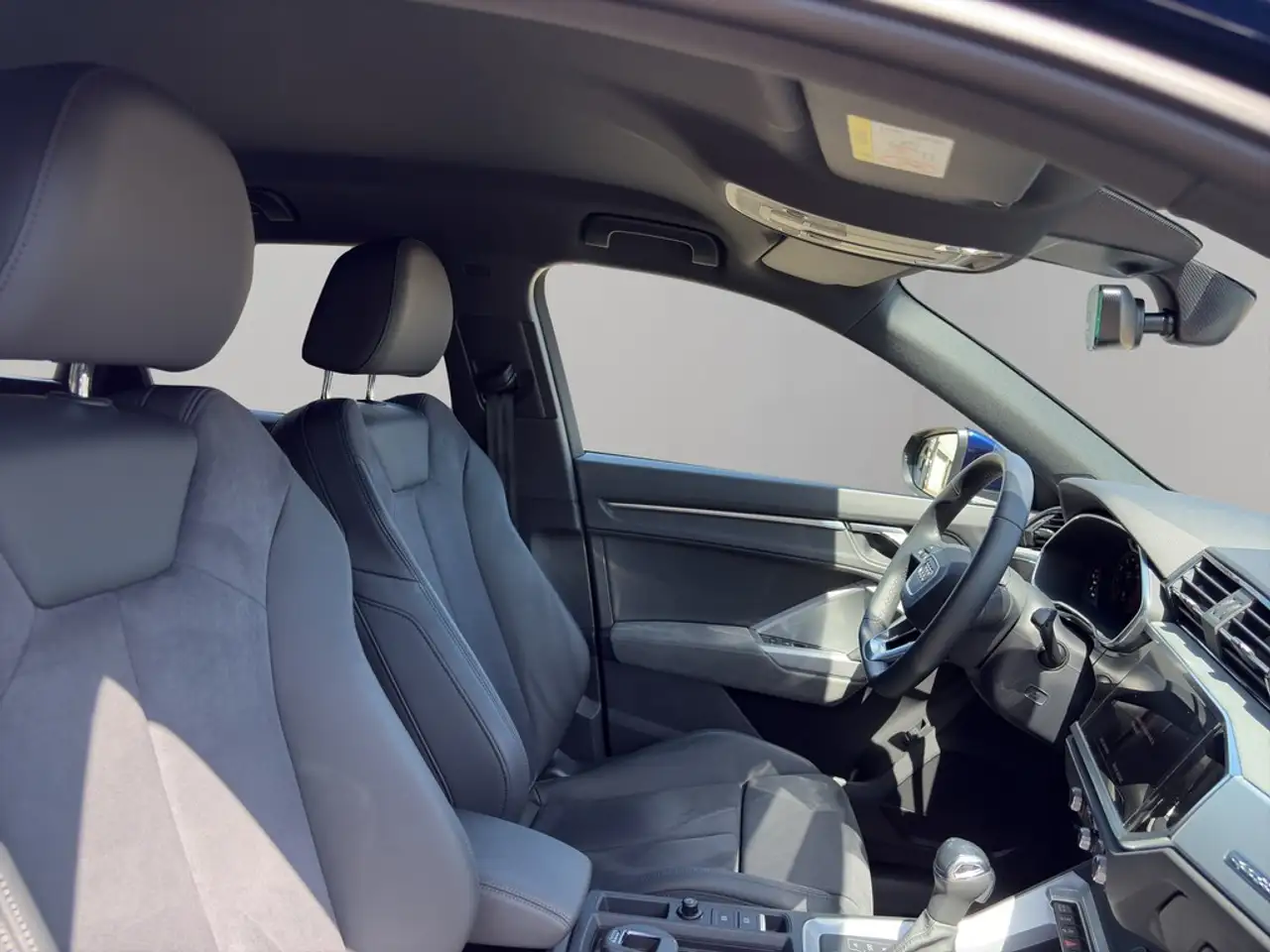 Audi Q3 40 TFSI quattro S tronic Matrix-Business-MMI — معرض صور السيارة 17