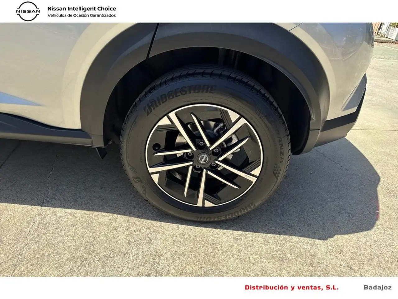 Nissan Juke 1.0 DIG-T N-Connecta 4x2 DCT 7 114 — معرض صور السيارة 10