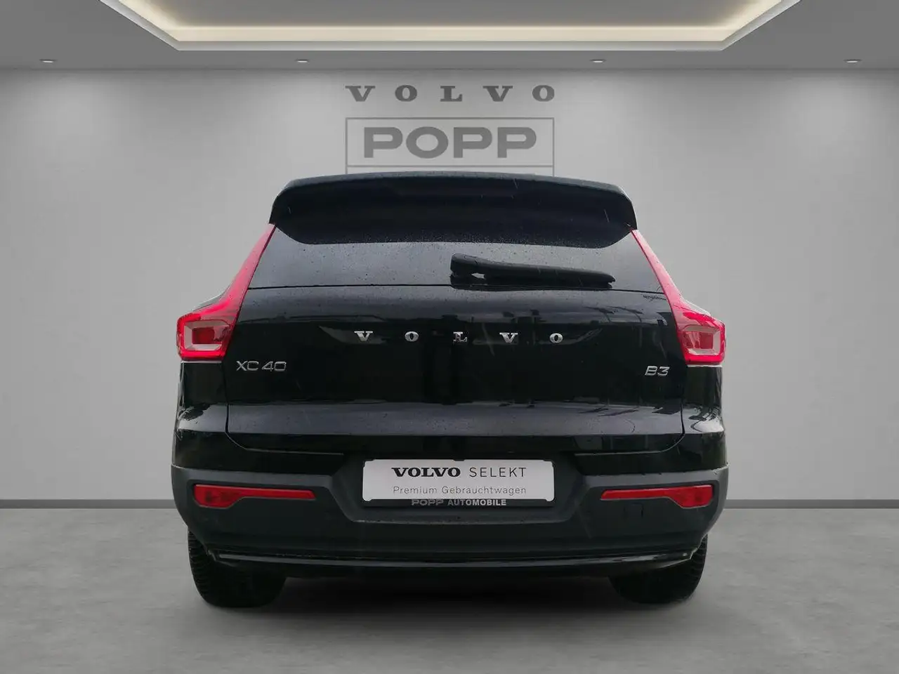 Volvo XC40 B3 FWD Plus Dark ACC CARPLAY CAM FHZ H&K — Vehicle gallery 4