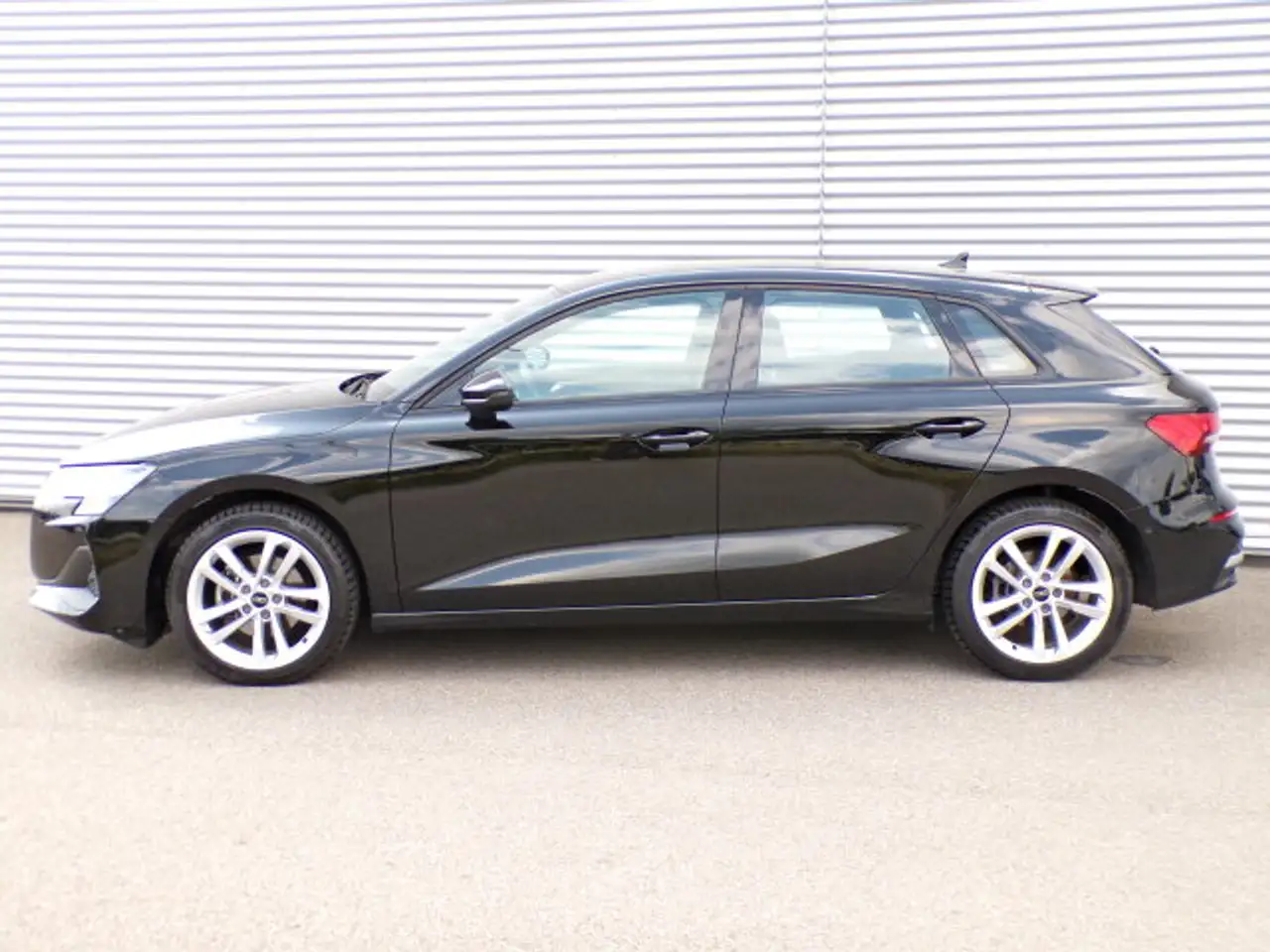 Audi A3 A3 Sportback 35 1.5 TFSI Autom./Klima — Vehicle gallery 3