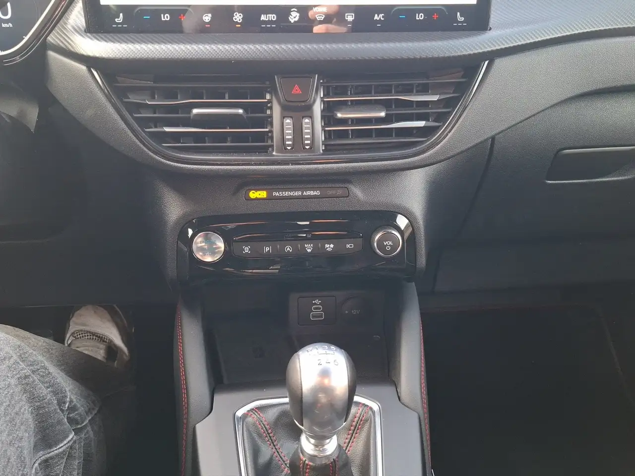 Ford Kuga ST-Line X*PANO*AHK*LED-MATRIX*360GRAD*ACC*NAVI*SOU — Vehicle gallery 14