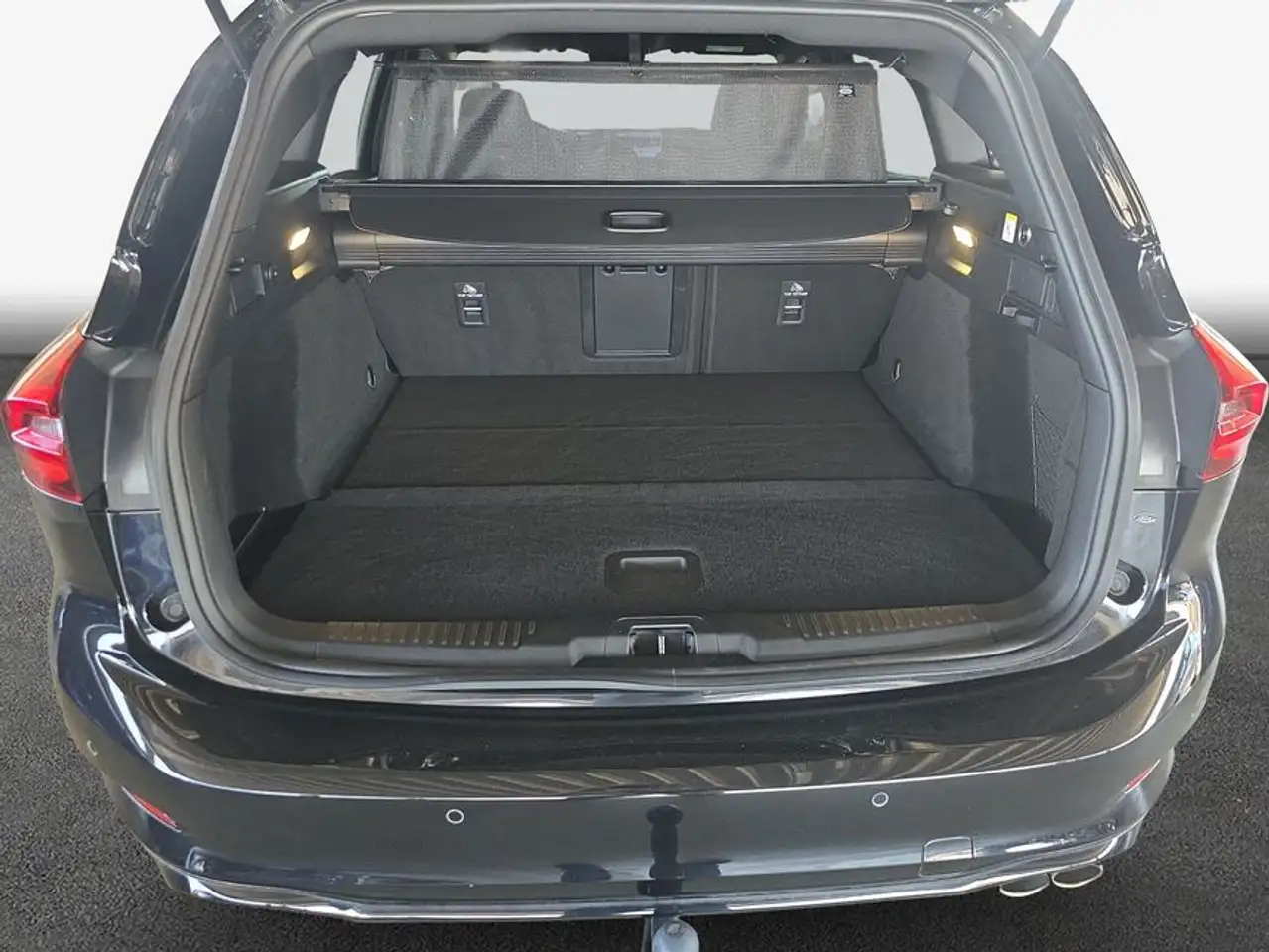 Ford Focus Turnier 1.0 EcoBoost Hybrid ST-LINE X — معرض صور السيارة 8