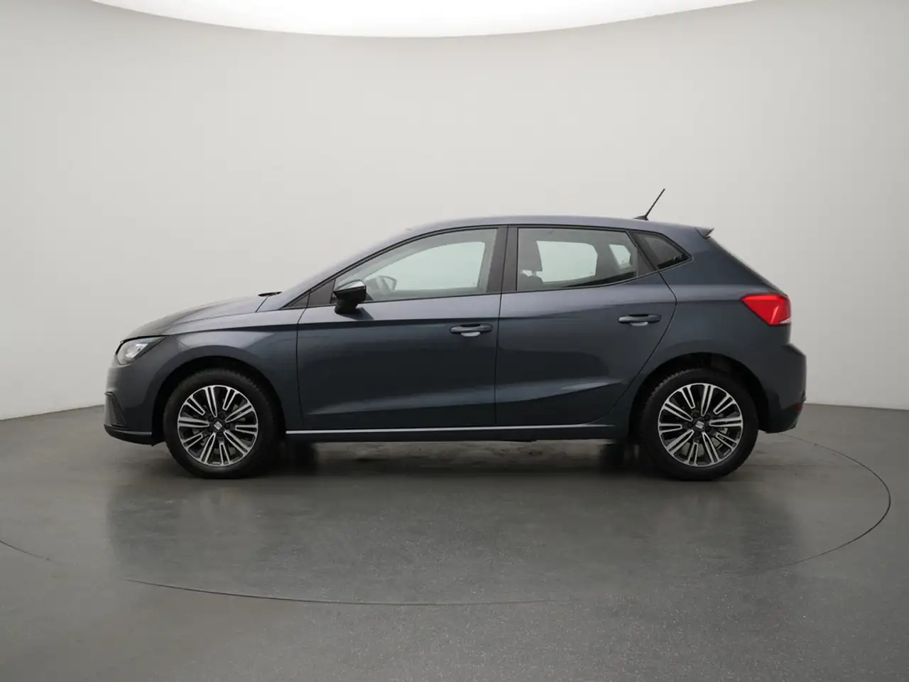 SEAT Ibiza Style Edition DSG PDC CARPLAY PORT NAVI — Vehicle gallery 4