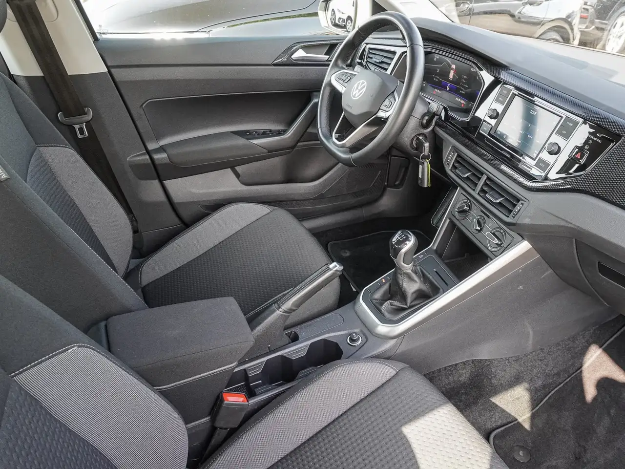 Volkswagen Polo 1.0 MPI Life LED PDC CARPLAY SPUR — Vehicle gallery 7