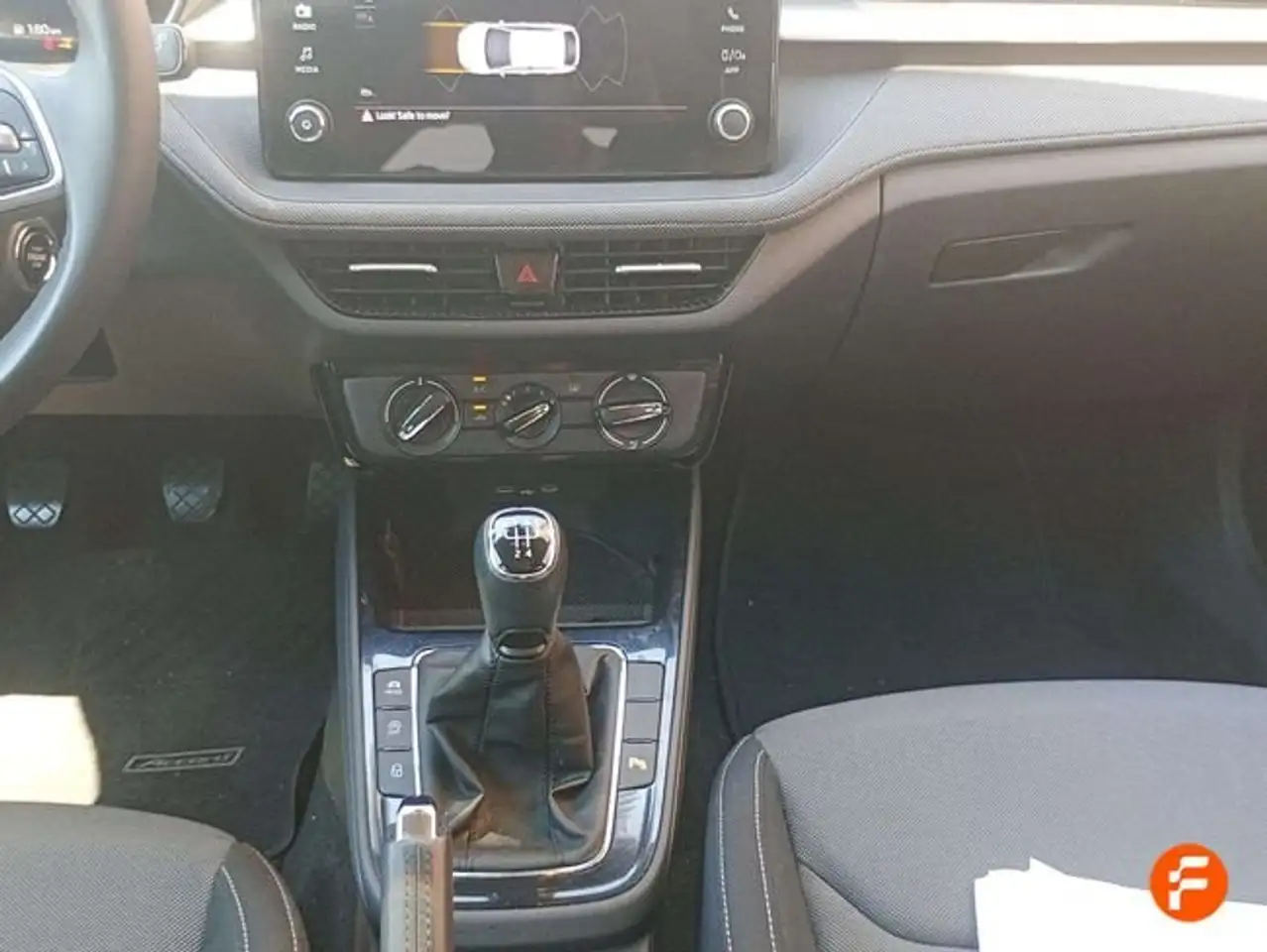 Skoda Fabia 1.0 TSI Selection 70kW — معرض صور السيارة 7