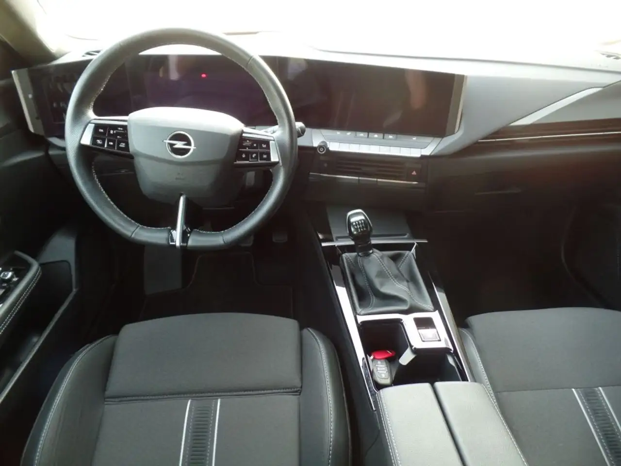 Opel Astra 1.2 Turbo GS — Galerie du véhicule 13