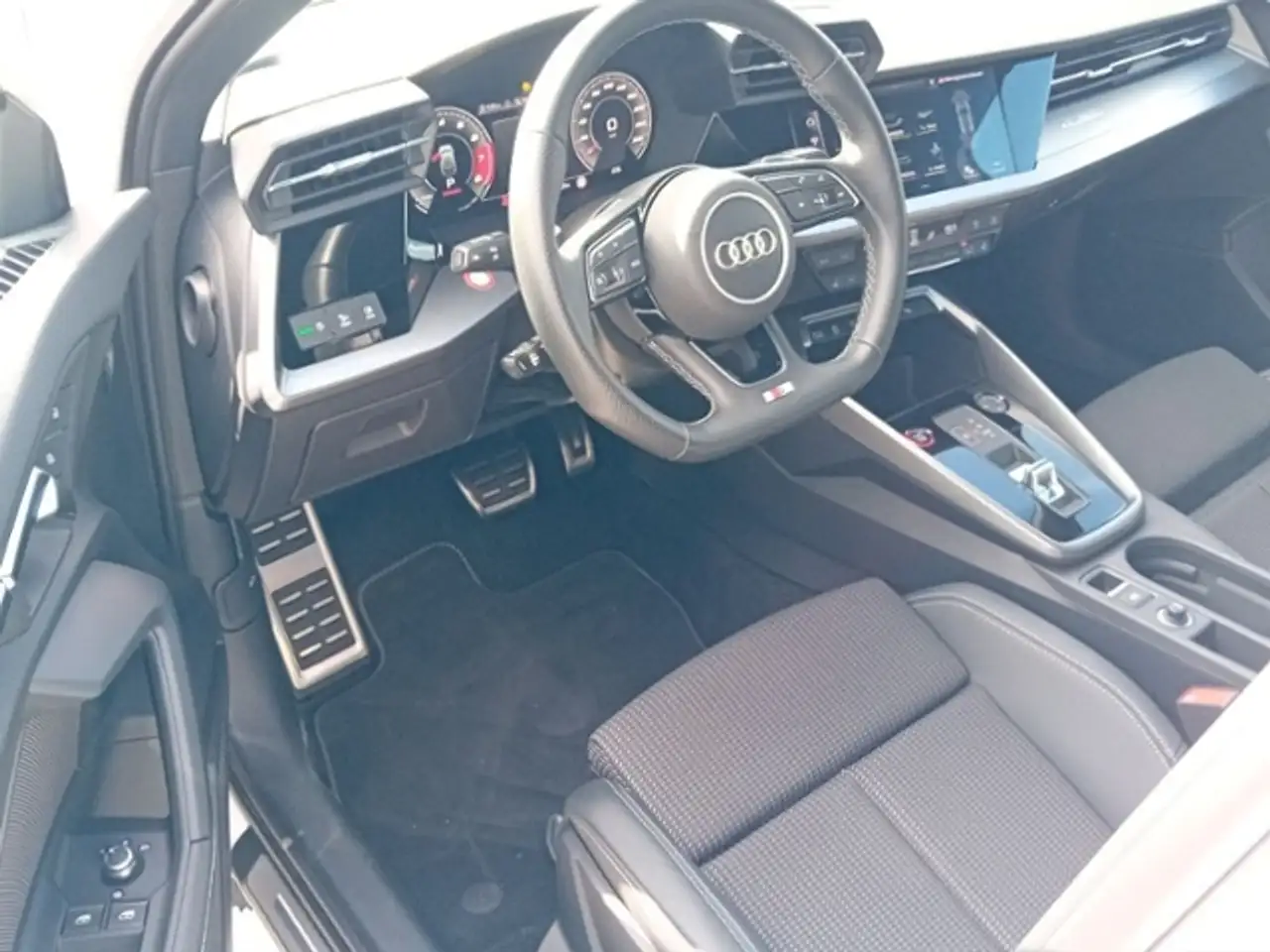 Audi S3 TFSI Sportback quattro S tronic*Navi*SHZ*PLA* — Vehicle gallery 10