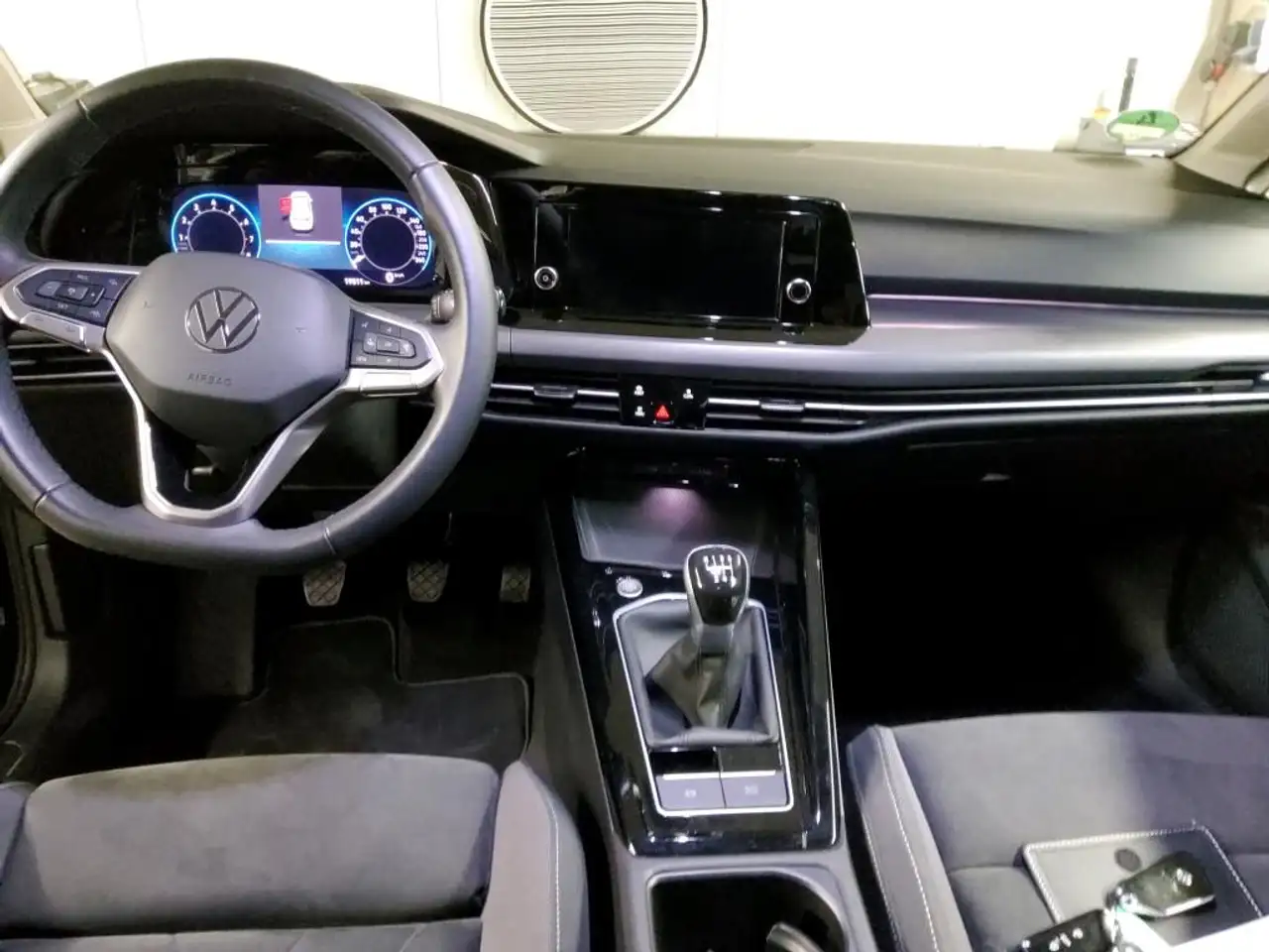 Volkswagen Golf 8 1.5 TSI Style ab 209.-€ mtl. bei 990.-€ Sonderza — Galerie du véhicule 5