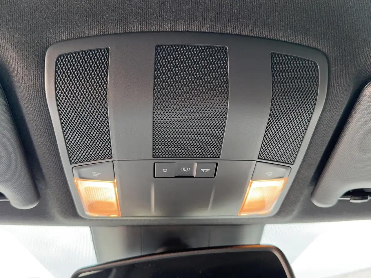 Mitsubishi Eclipse Cross Plus Select Black-Paket Plug-in Hybrid — Galería del vehículo 34