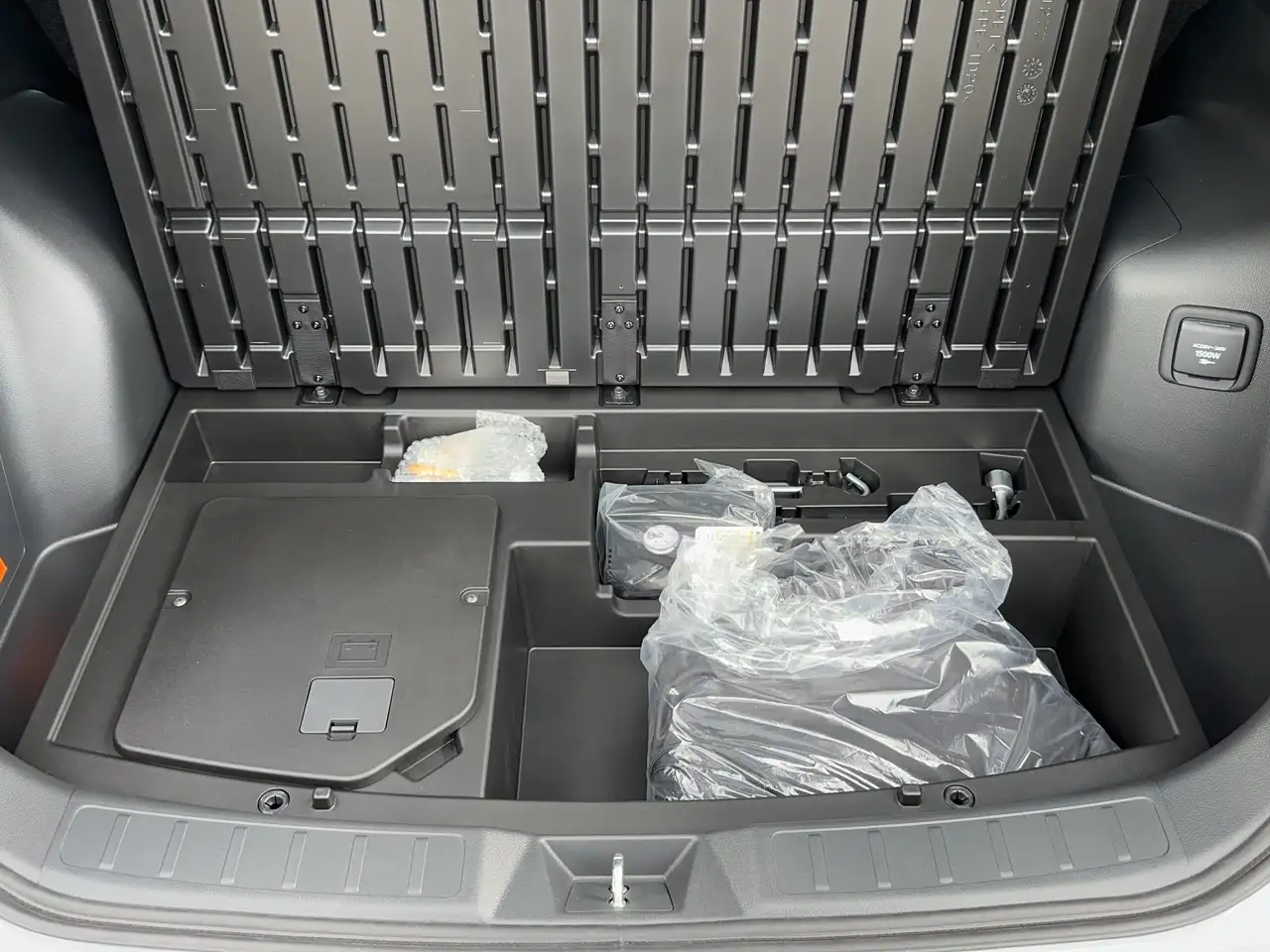 Mitsubishi Eclipse Cross Plus Select Black-Paket Plug-in Hybrid — Galería del vehículo 23