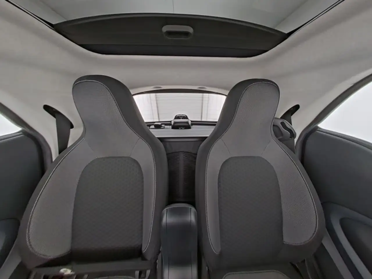 smart forTwo EQ JBL Exklusiv Kamera 22kw Pano — معرض صور السيارة 9