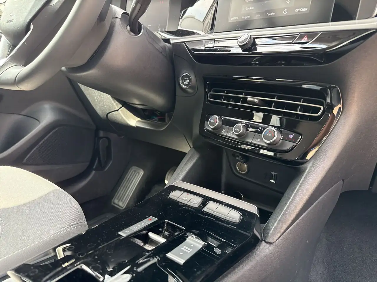 Opel Mokka 1,2 Mild-Hybrid ELEGANCE SHZ+PDC+LM+KlimaA — معرض صور السيارة 17