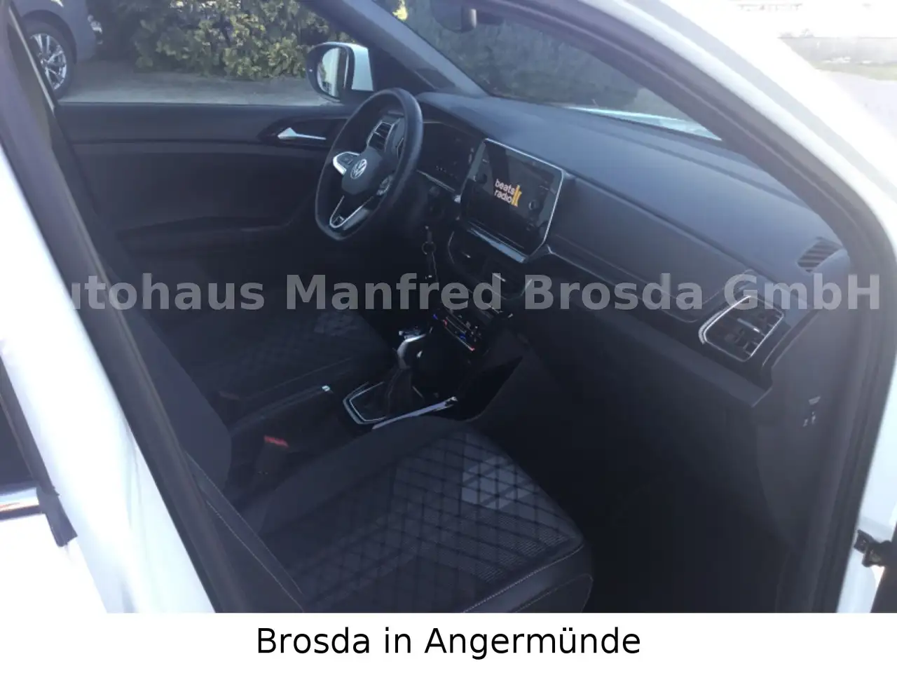 Volkswagen T-Cross 1.5 R-Line MATRIX KAM AHZ GJR 29% RABATT — معرض صور السيارة 9