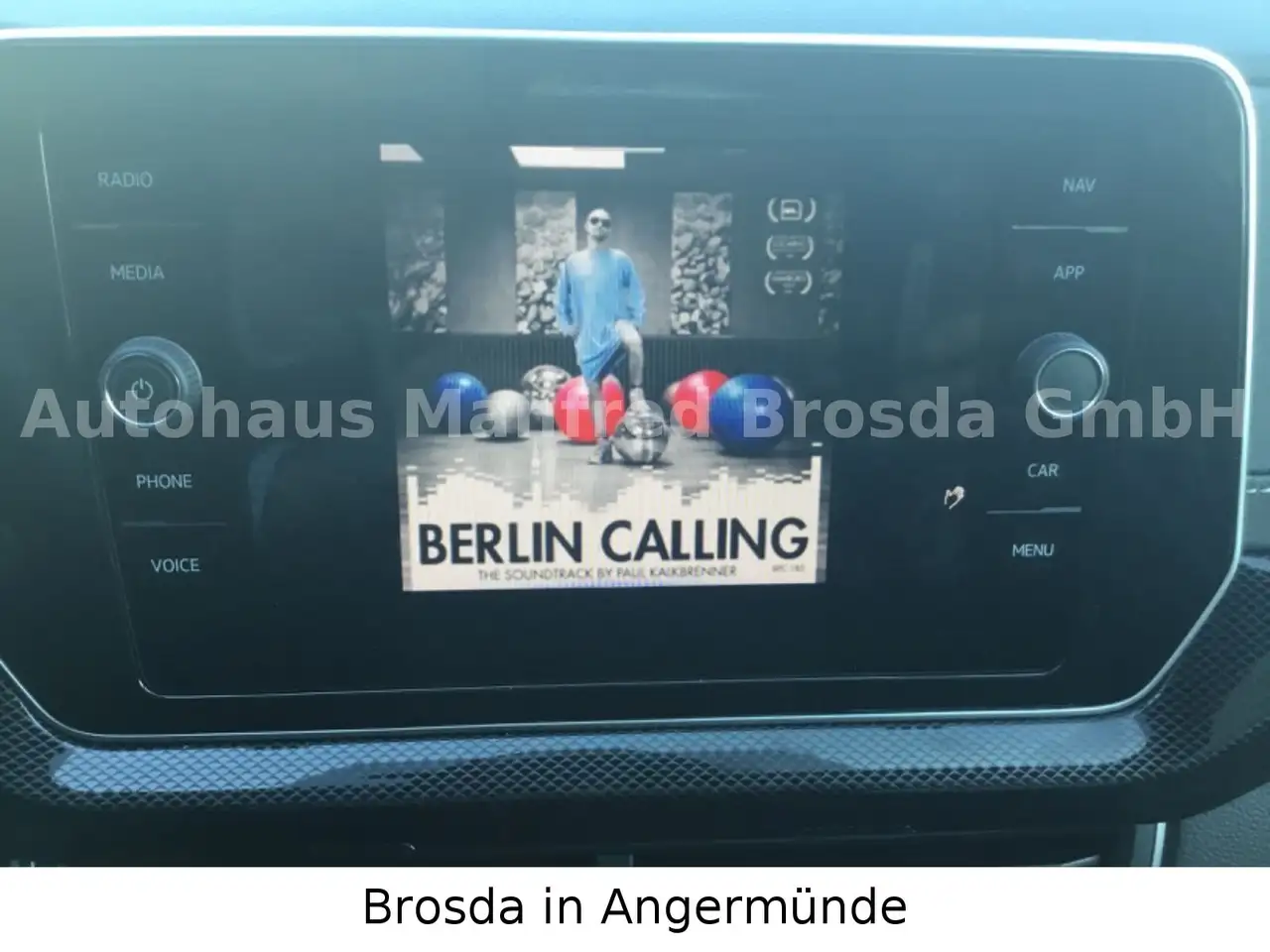 Volkswagen T-Cross 1.5 R-Line MATRIX KAM AHZ GJR 29% RABATT — معرض صور السيارة 16