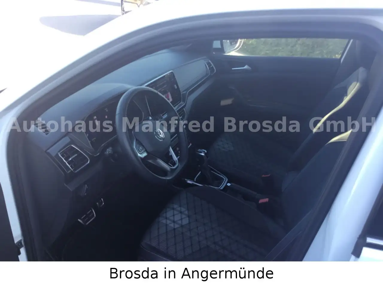 Volkswagen T-Cross 1.5 R-Line MATRIX KAM AHZ GJR 29% RABATT — معرض صور السيارة 13