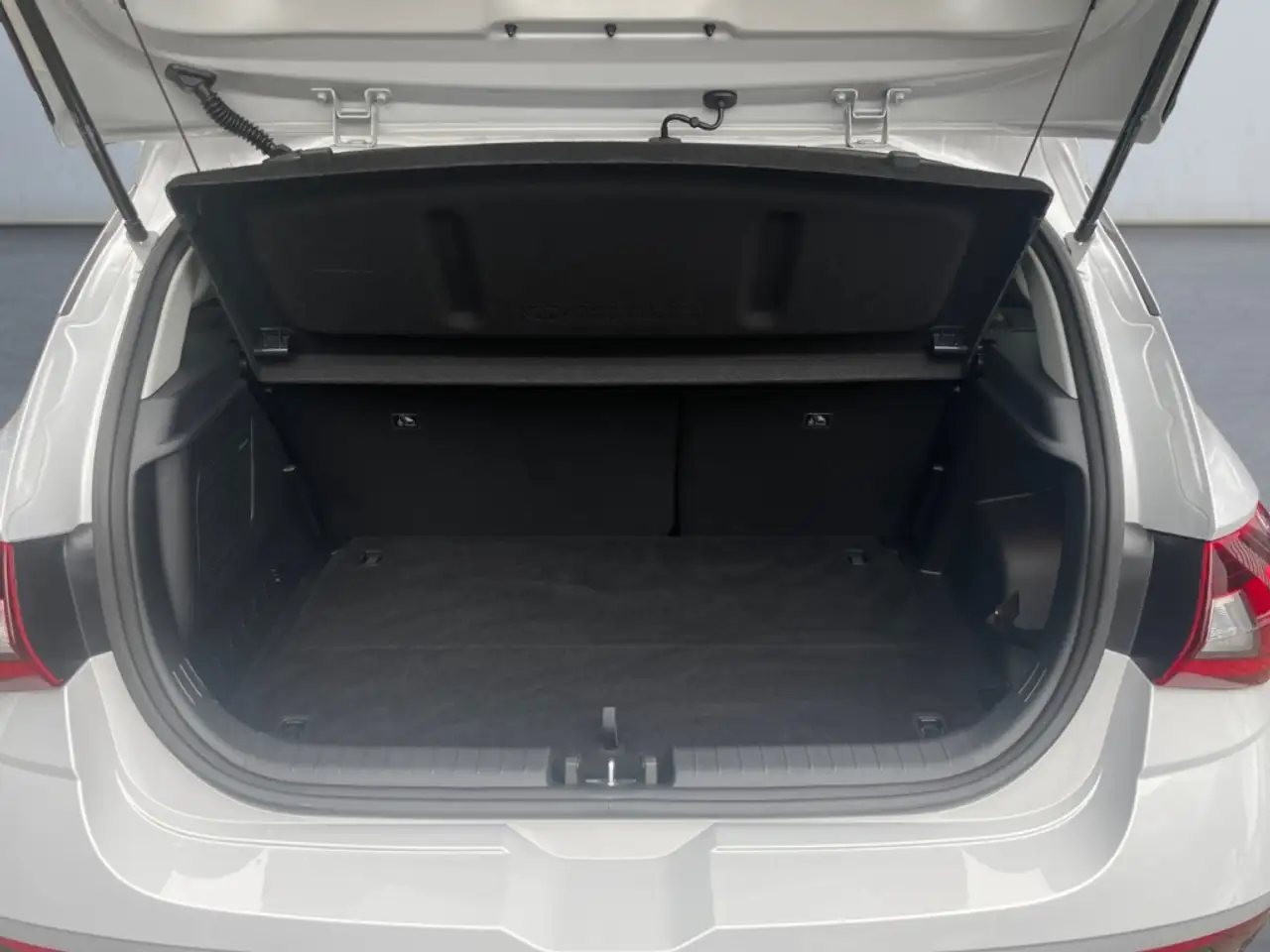 Hyundai i20 1.0 T-GDI Prime *LED*AHK*BOSE*digi CP*4xSHZ* — معرض صور السيارة 17