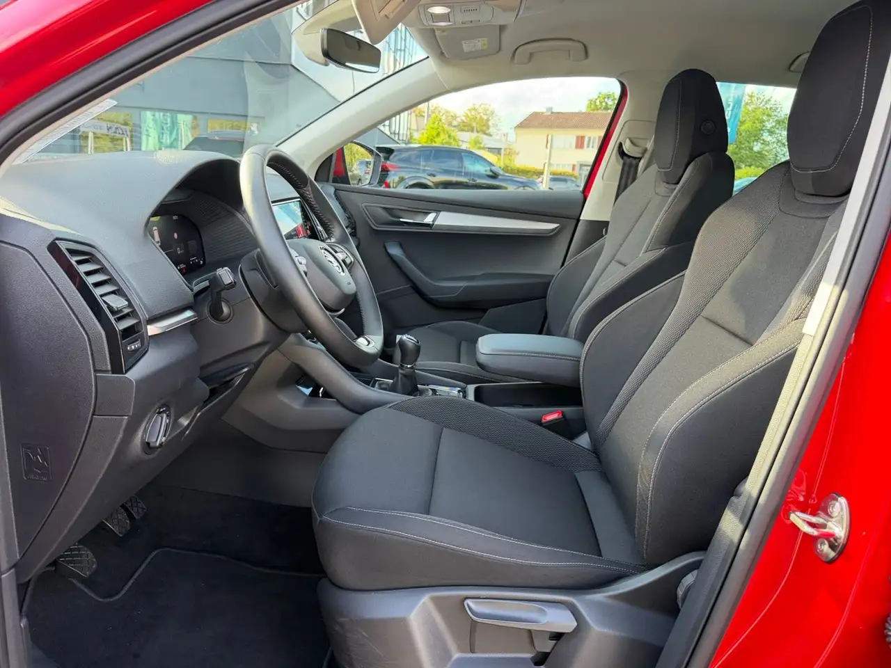 Skoda Karoq 1.5TSI Selection LED — Vehicle gallery 10