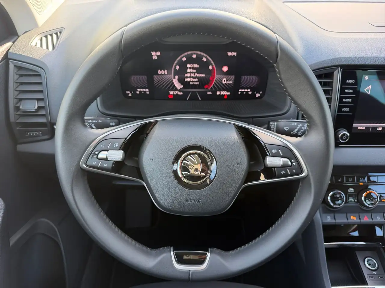 Skoda Karoq 1.5TSI Selection LED — Vehicle gallery 19