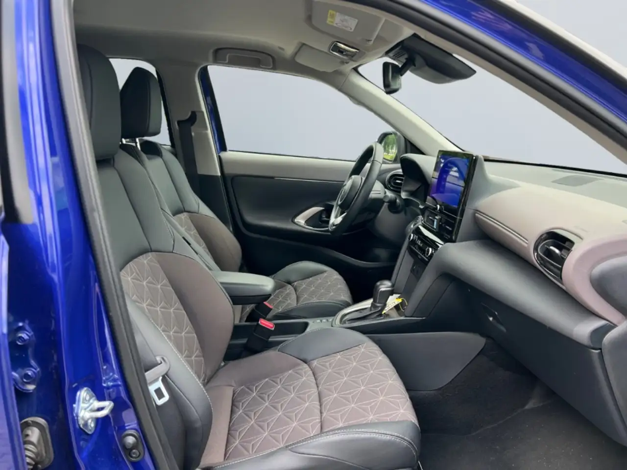 Toyota Yaris Cross Hybrid 1.5 Style Plus *Matrix*360*SHZ* — Vehicle gallery 20