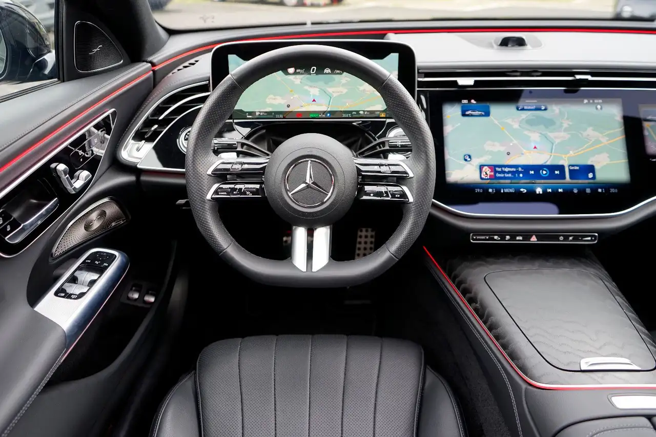 Mercedes-Benz E 300 e 4M AMG Premium*H-Lenkung*Hyperscre*Panora — Vehicle gallery 28