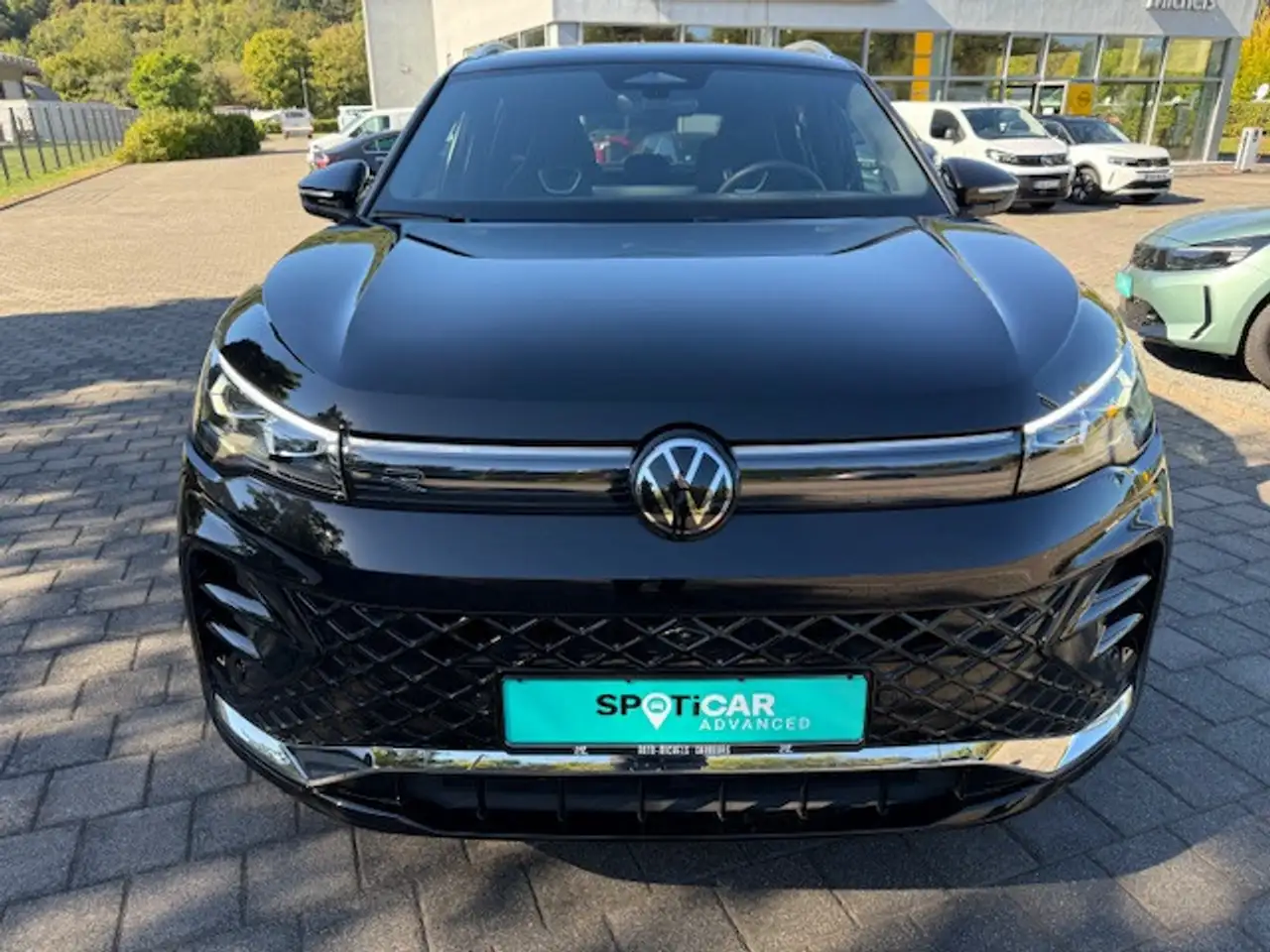 Volkswagen Tiguan 1.5 eTSI R-Line — Vehicle gallery 2