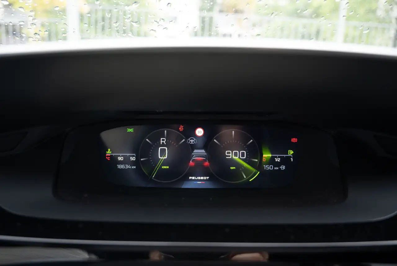 Peugeot 308 GT 1.2 PureTech 130 EAT8 *MIRRORSCREEN*360°KAMERA* — معرض صور السيارة 13