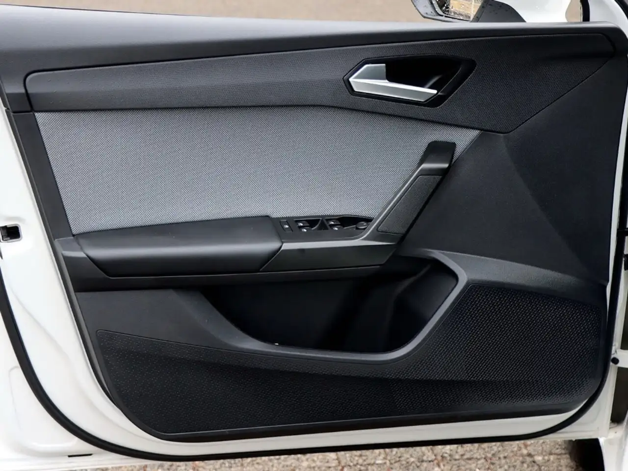 SEAT Leon Style Edition 1.0 eTSI DSG RADIO APP/LED/RÜCKFK — Galería del vehículo 13