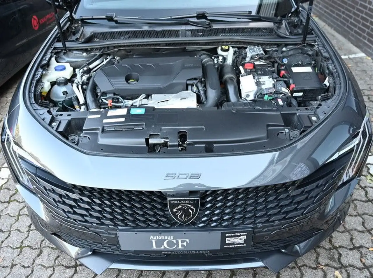 Peugeot 508 SW Hybrid 225 Allure — Galería del vehículo 16