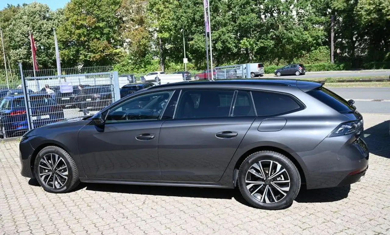 Peugeot 508 SW Hybrid 225 Allure — Galería del vehículo 4