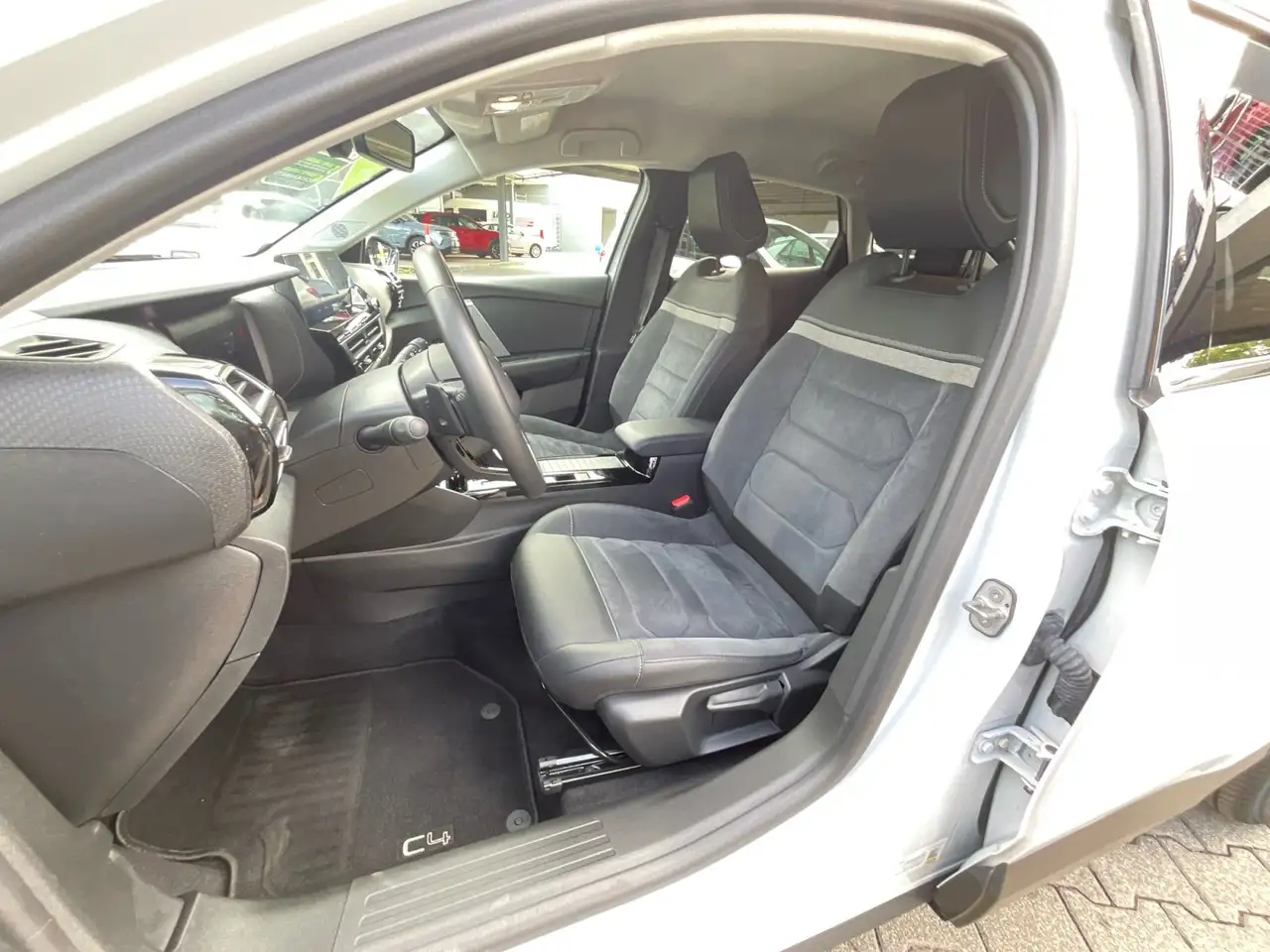 Citroen C4 PureTech Automatik ACC, Kamera, HeadUp, PDC,... — Galería del vehículo 11