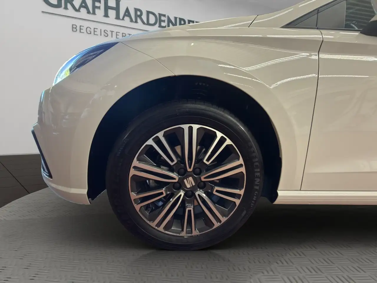 SEAT Ibiza Style 1.0 TSI Navi LED — Galería del vehículo 3