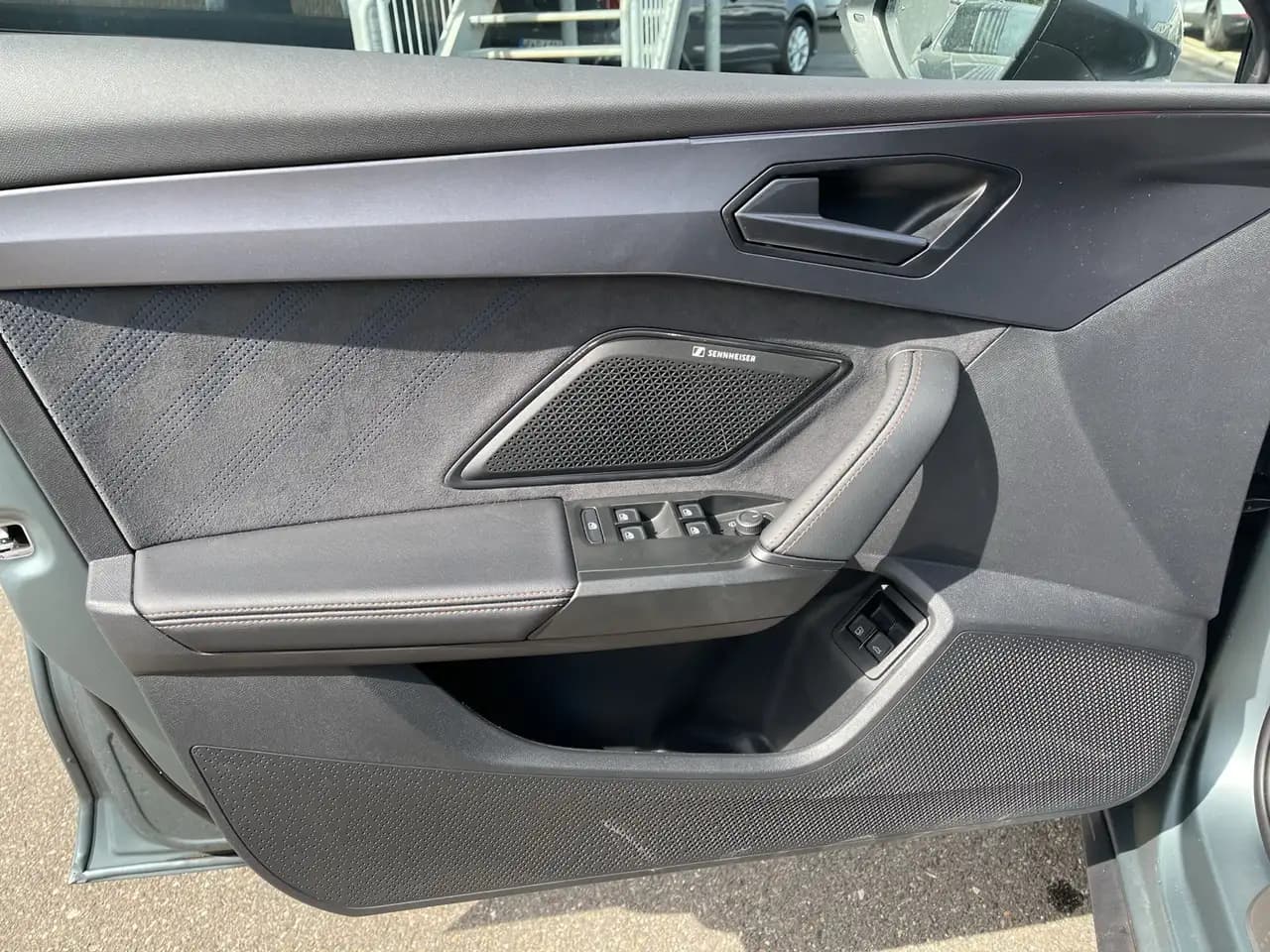 CUPRA Leon Sportstourer eHybrid Matrix FrontAssist Pano Navi — معرض صور السيارة 16