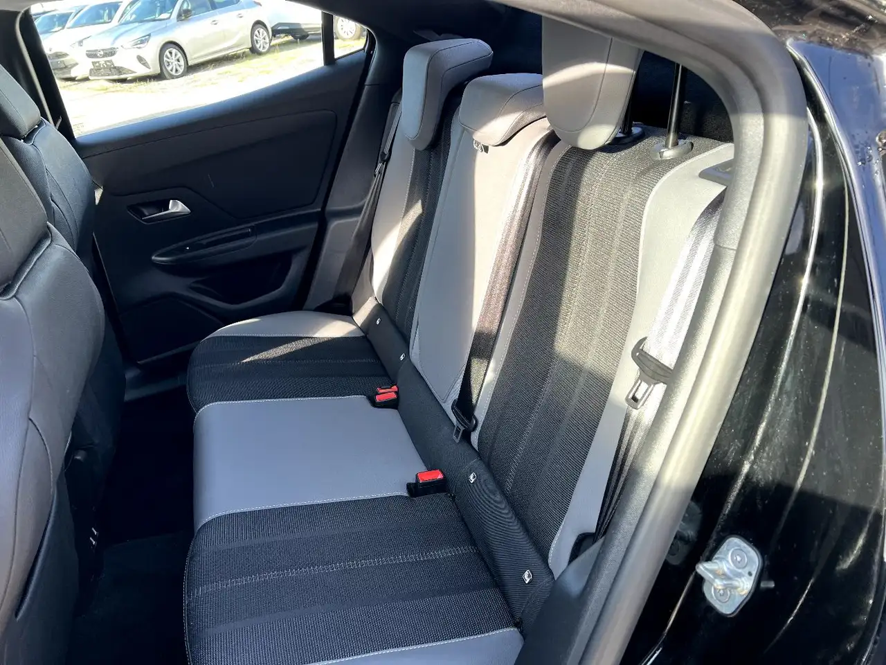 Opel Mokka 1.2 Turbo Elegance *LED Navi Sitzh.* — Galerie du véhicule 13