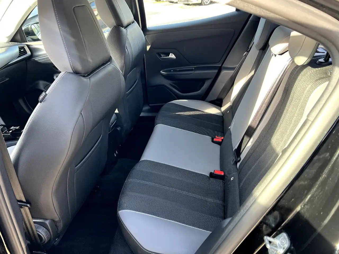 Opel Mokka 1.2 Turbo Elegance *LED Navi Sitzh.* — Galerie du véhicule 11