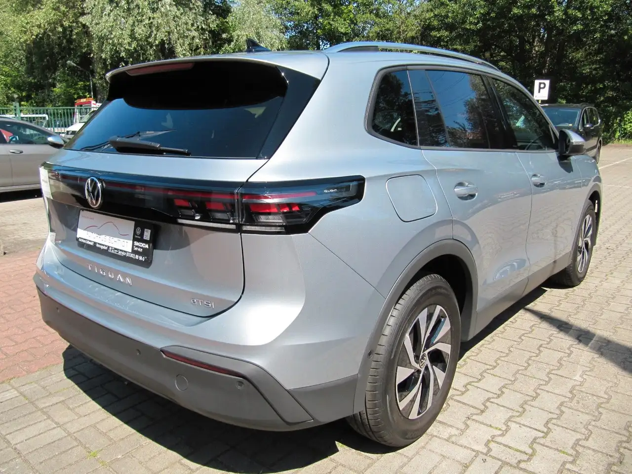 Volkswagen Tiguan 1.5 eTSI DSG+STANDHEIZ+KAMERA — Galería del vehículo 4