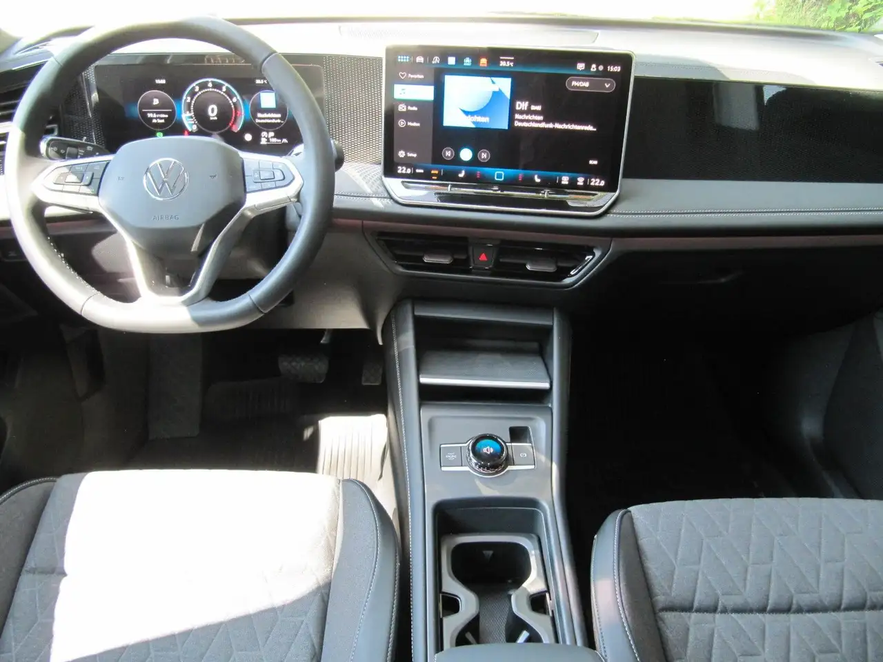 Volkswagen Tiguan 1.5 eTSI DSG+STANDHEIZ+KAMERA — Galería del vehículo 9