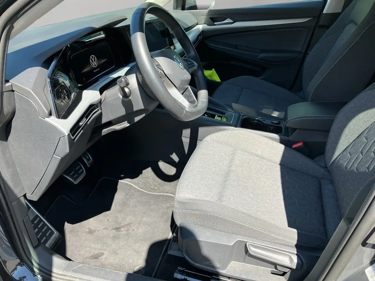 Volkswagen Golf VIII 1.0 eTSI DSG Move App-Connect — Galería del vehículo 10
