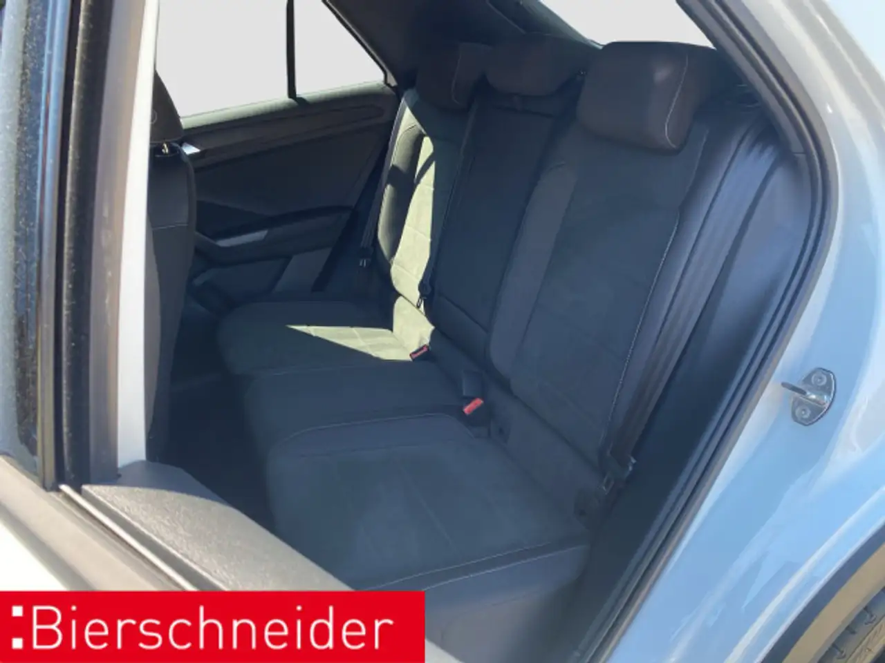 Volkswagen T-Roc 2.0 TSI DSG 4Mo R-Line 19 MATRIX NAVI CAM — Galería del vehículo 14