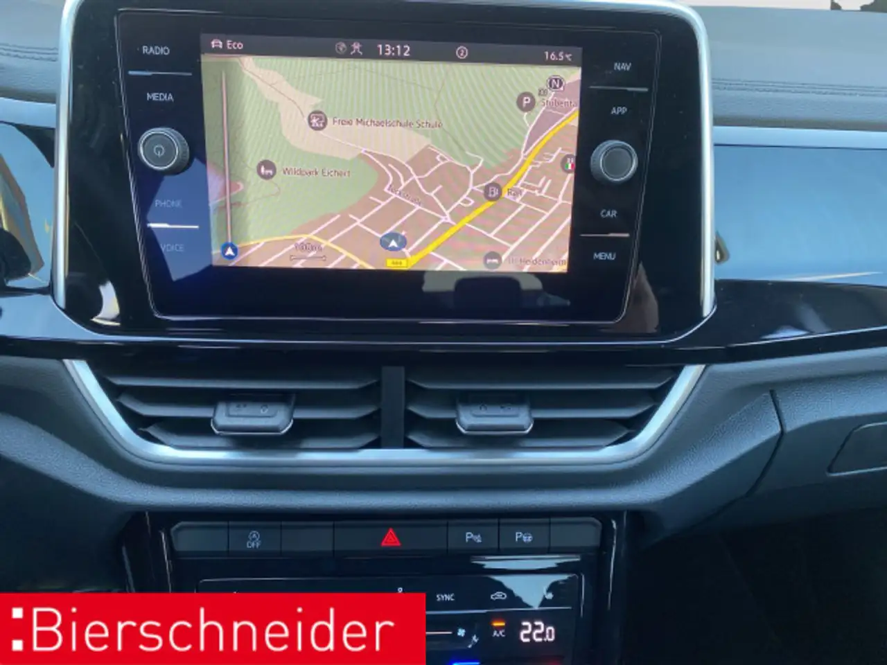 Volkswagen T-Roc 2.0 TSI DSG 4Mo R-Line 19 MATRIX NAVI CAM — Galería del vehículo 17