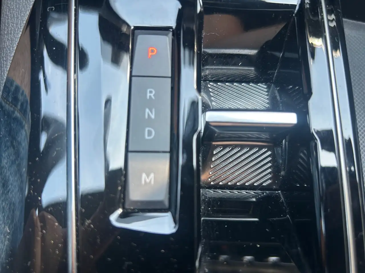 Peugeot 3008 1.2 PureTech 130 Allure Pack ACC KeyLess LM — معرض صور السيارة 19