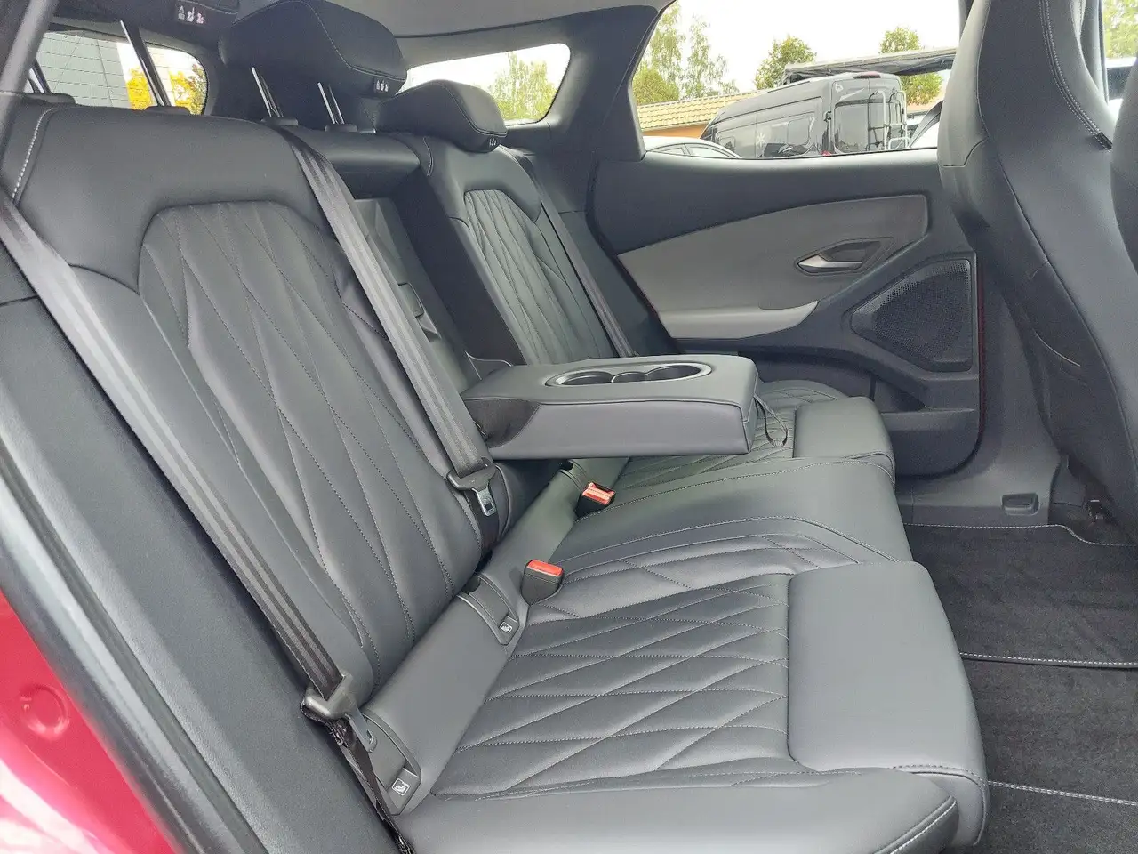 Ford Explorer Premium RWD 77KWH Assistenzsysteme/FGS — Galerie du véhicule 18