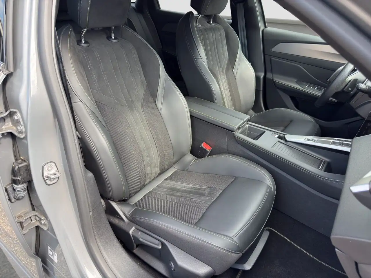 Peugeot 308 SW GT -Matrix Licht -Memory Sitz -ACC — معرض صور السيارة 11