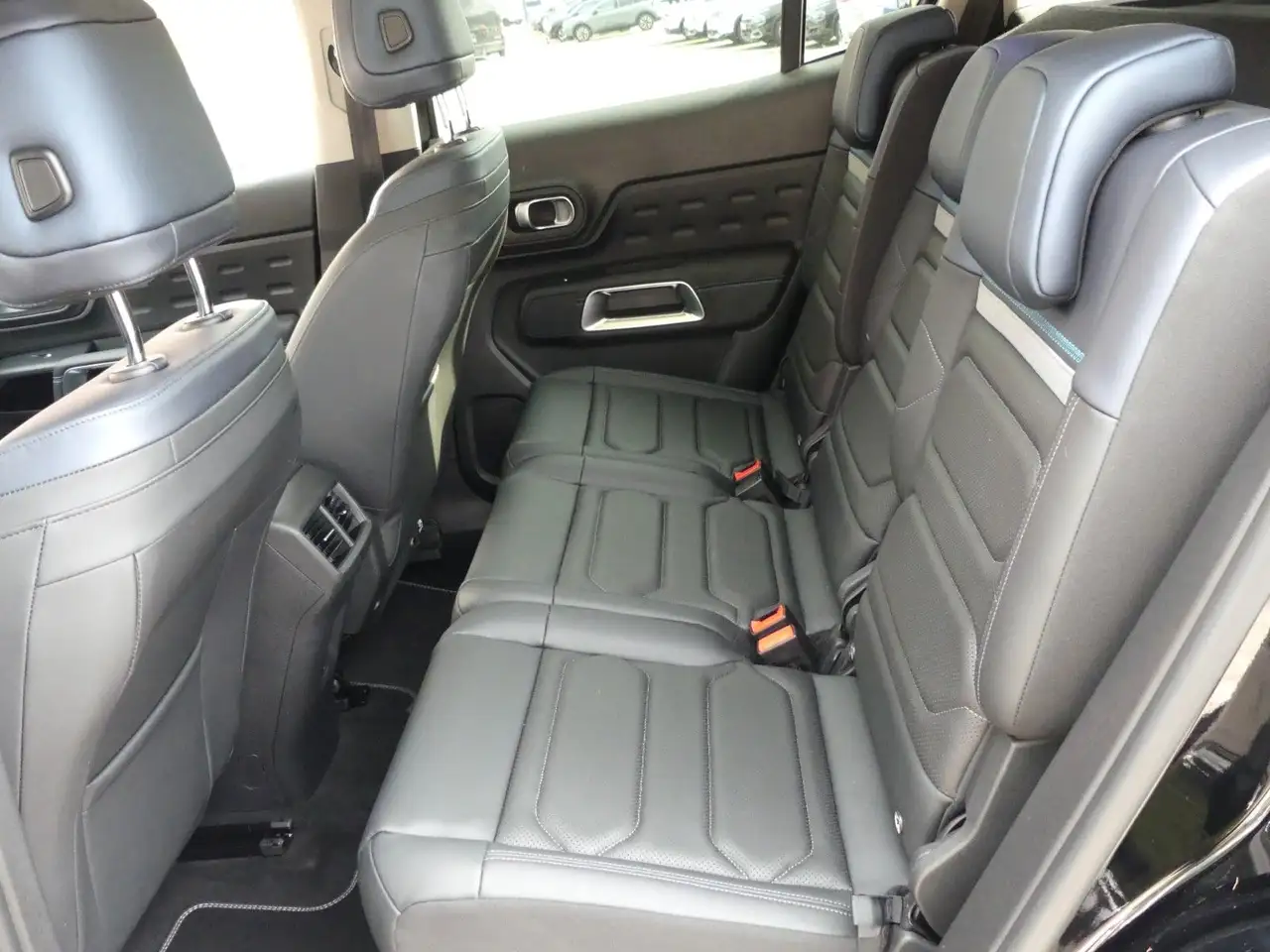 Citroen C5 Aircross Hybrid 136 ë-DSC6 Max — Vehicle gallery 12