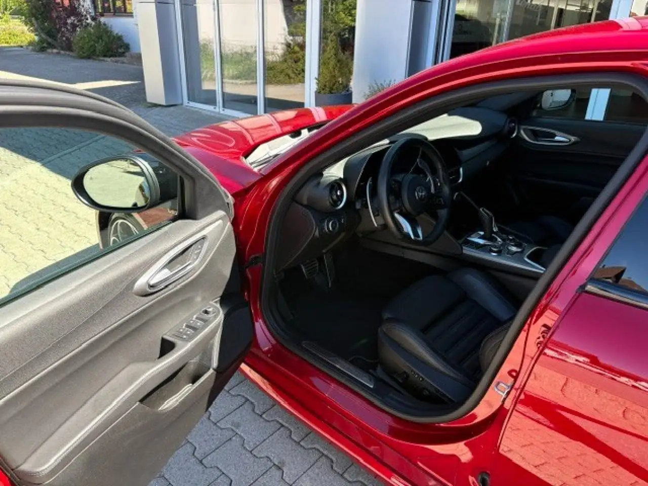 Alfa Romeo Giulia Veloce Q4 — معرض صور السيارة 7