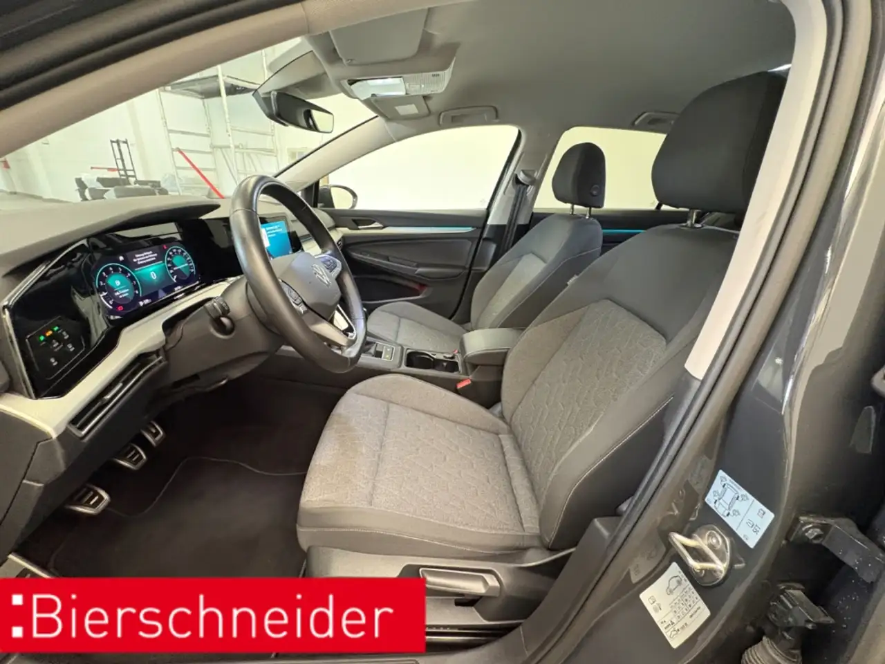 Volkswagen Golf 8 1.0 TSI Move DIGITAL COCKPIT PRO LED PDC GRA DAB — Vehicle gallery 8