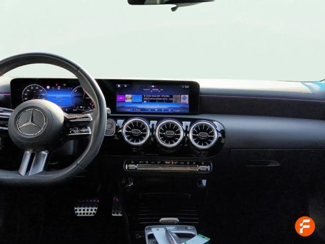 Mercedes-Benz A 250 e — معرض صور السيارة 7