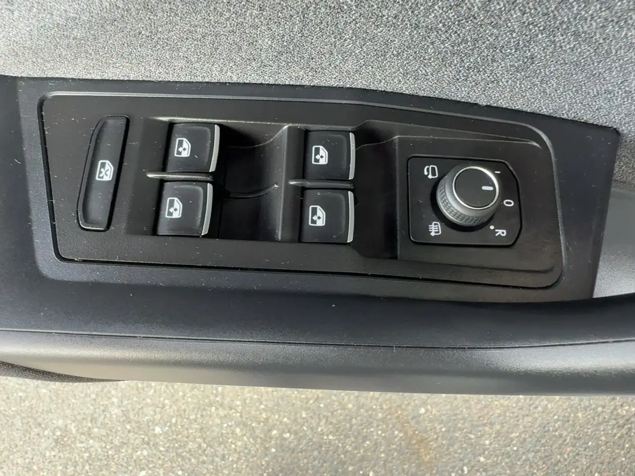 Volkswagen T-Roc 1.5 TSI Move DSG ParkAssistent AppConnect — معرض صور السيارة 15